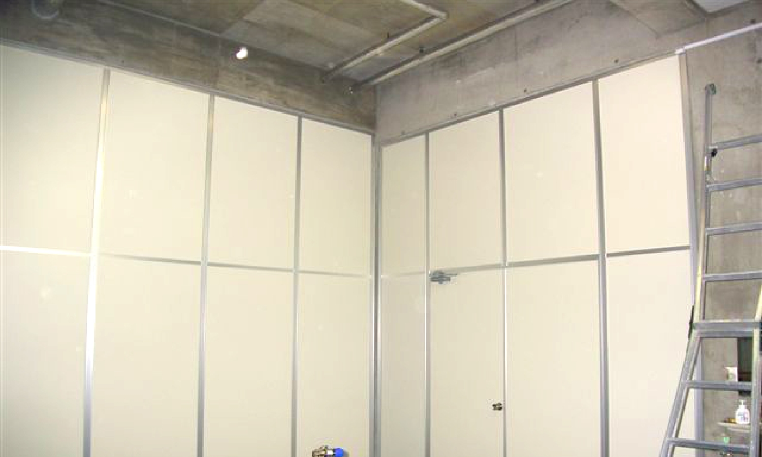 倉庫アルミパーテーション